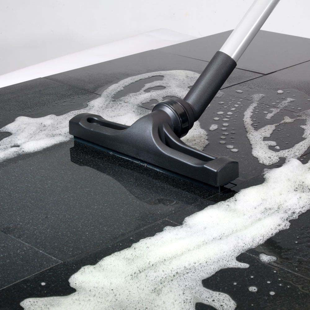 CVC 370 Lifestyle Cleaning Scene - My Henry USA